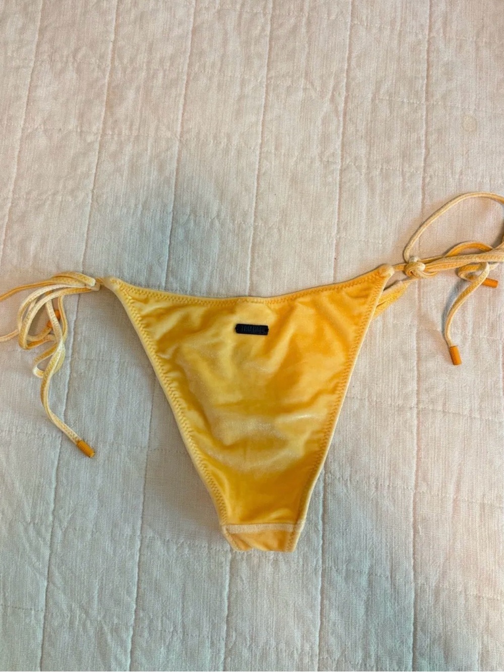 Triangl Bikini - Picture 3 of 6
